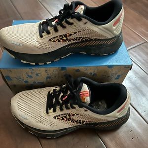 Brooks Adrenaline GTS 22